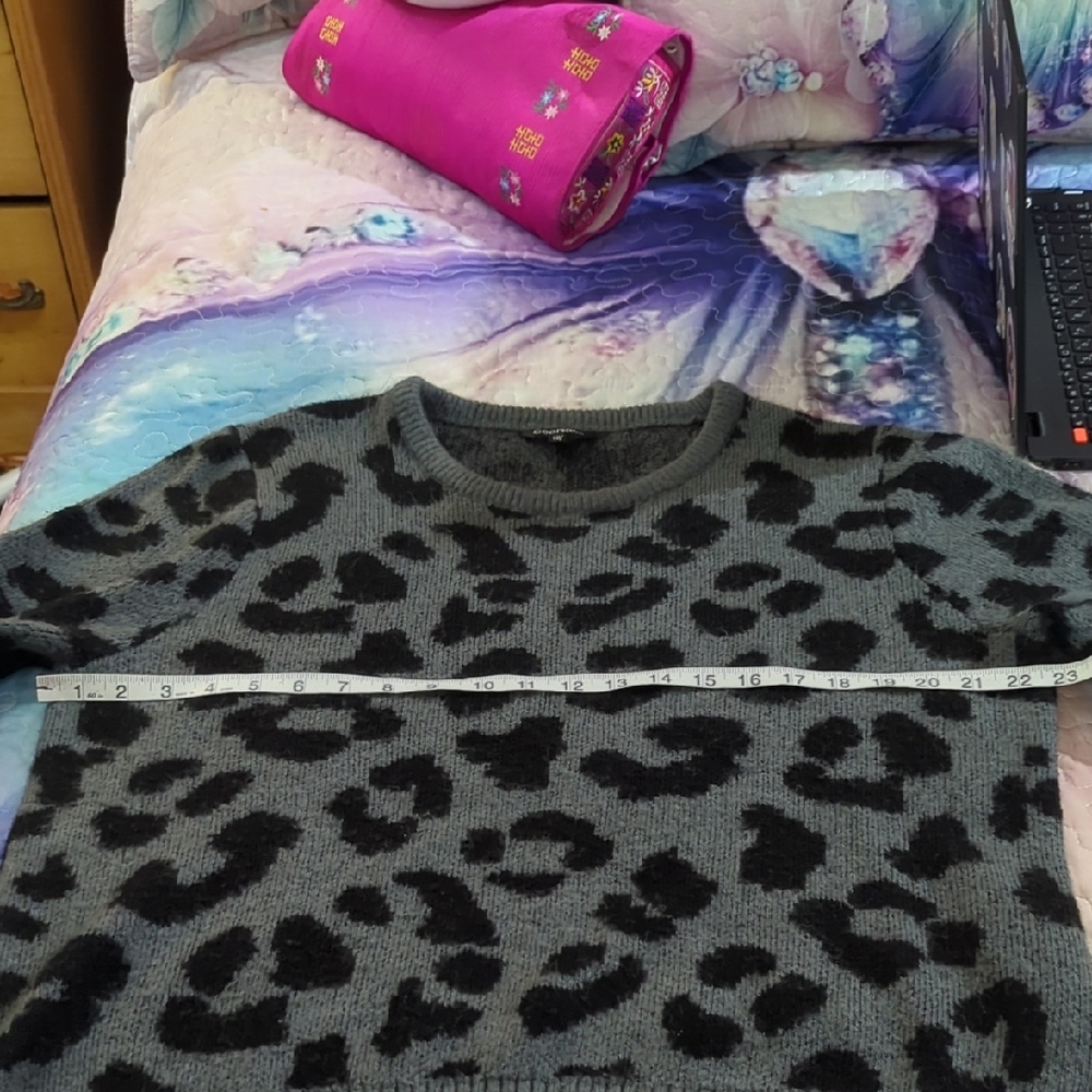 6/$15 Cozy Leopard Print Crewneck Sweater – Gray/Black (XXL) | By George - Picture 8 of 15